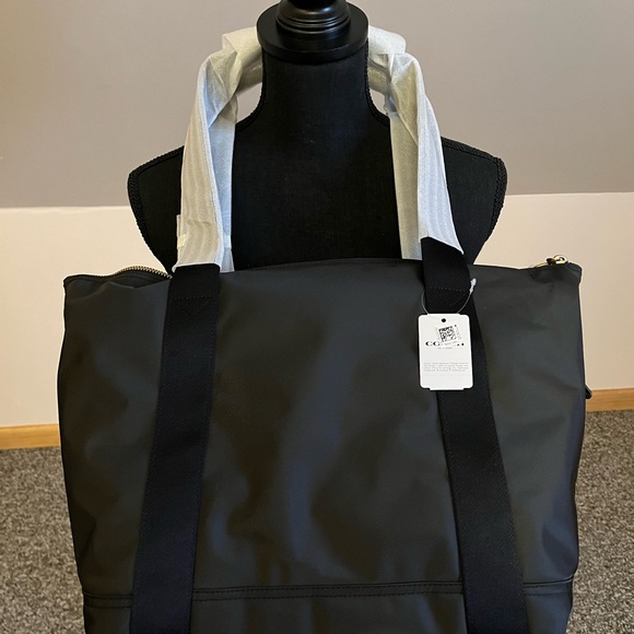 Coach Cargo Nylon Tote Bag in Black with Vintage Rose Interior. - Picture 3 of 6